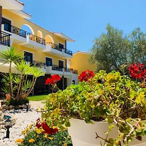 saint-george-beach-hotel.hotelschalkidiki.net/